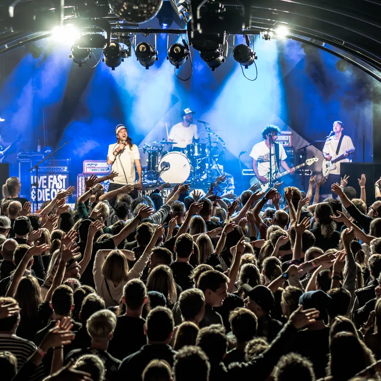 Sportfreunde Stiller + Anda Morts