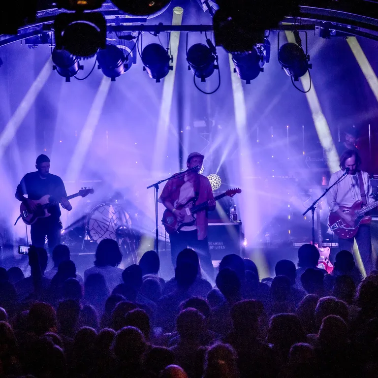Steaming Satellites + Das Wrack
