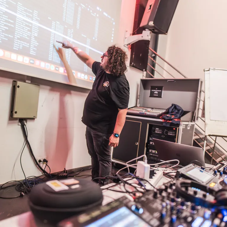 DJing - How To Prepare & Rock Your Set (Beginner)
