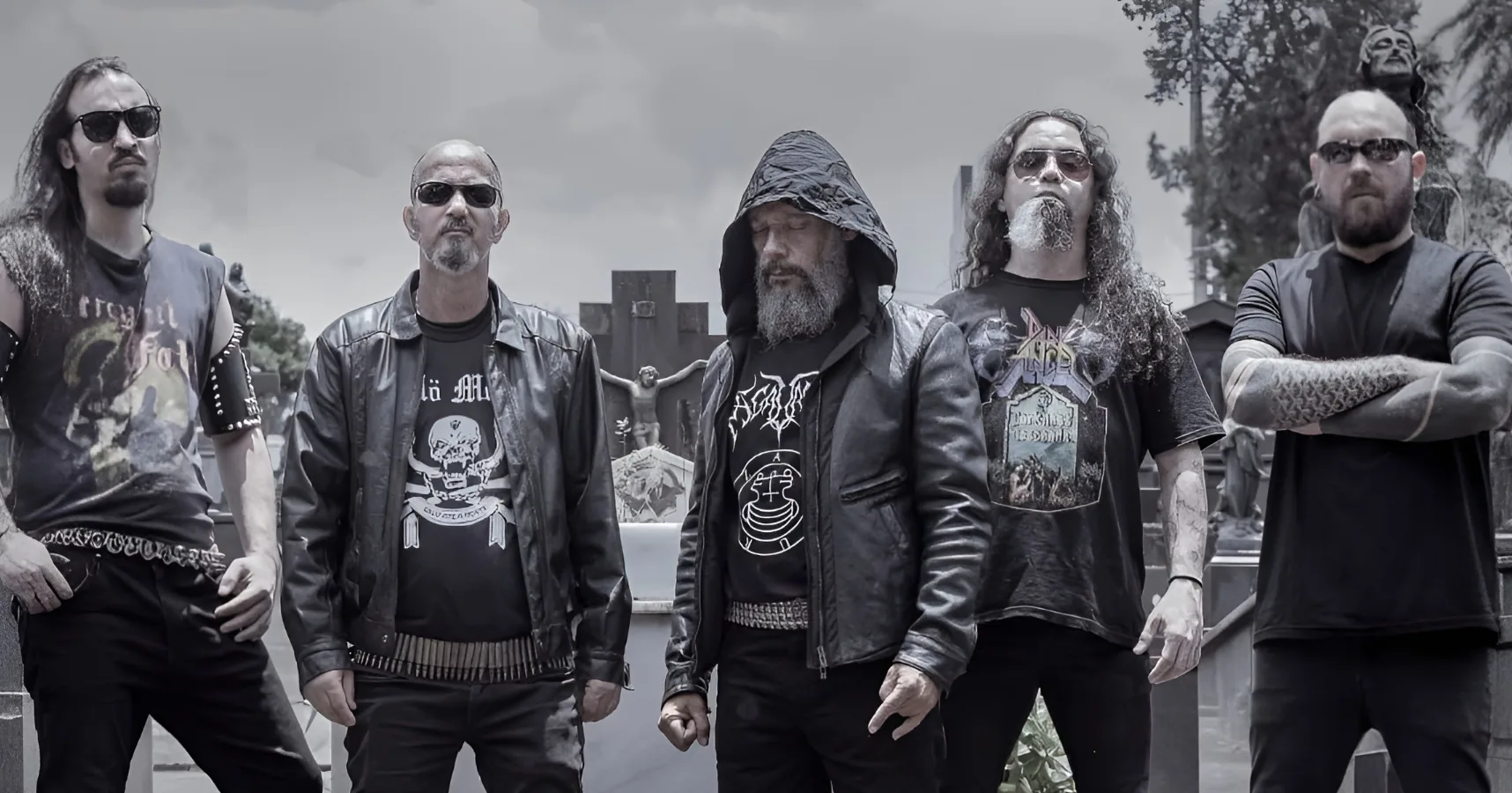 THE LAWS & GERALDO MINELLI PERFORMING SARCOFAGO (BRA)